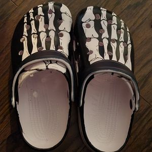 W7 Clogs Halloween Skeleton